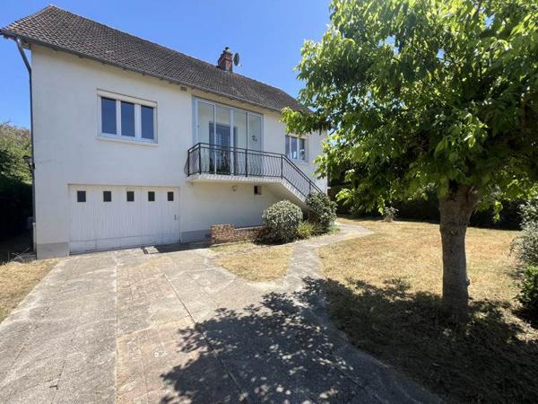 Maison à vendre 176 714 € Saint-Amand-Montrond 7 p 214 m² DPE D