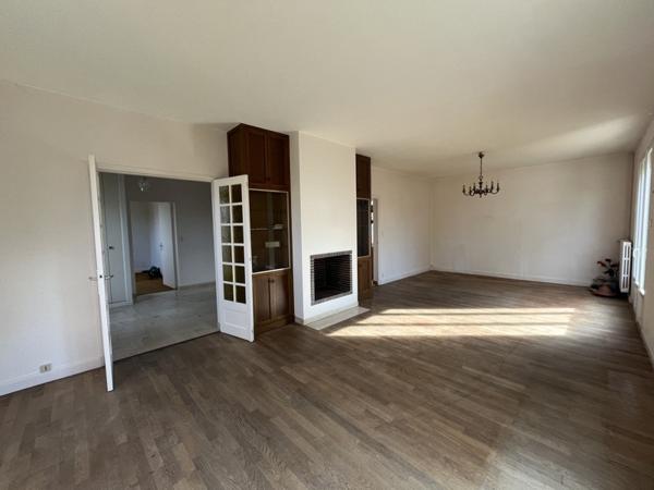 Maison à vendre 176 714 € Saint-Amand-Montrond 7 p 214 m² DPE D