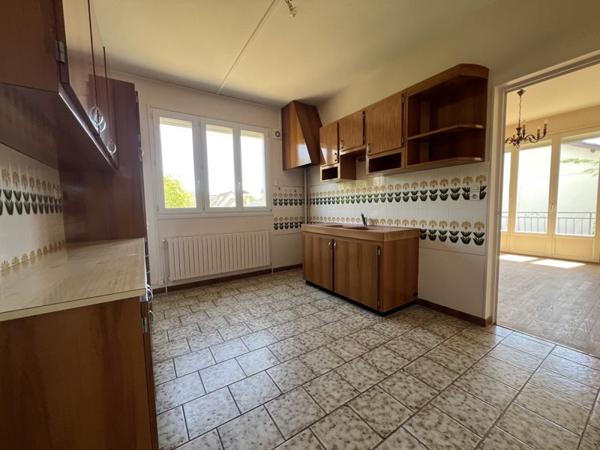 Maison à vendre 176 714 € Saint-Amand-Montrond 7 p 214 m² DPE D