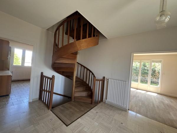 Maison à vendre 176 714 € Saint-Amand-Montrond 7 p 214 m² DPE D