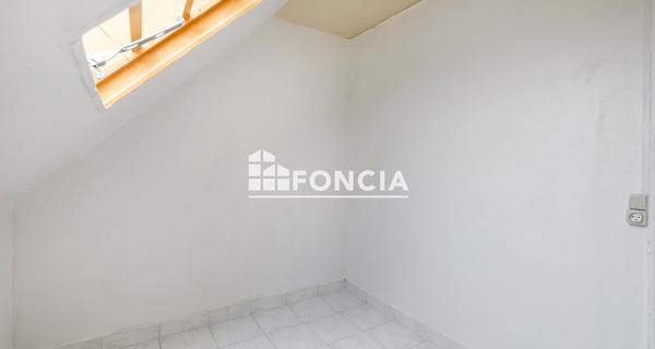 À vendre Studio 12.78 m² - Paris 75010
