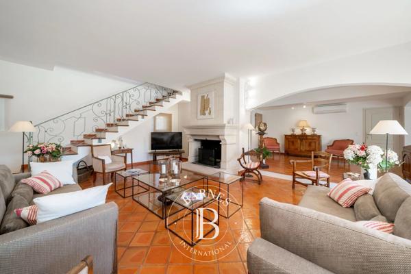 Saint-Raphaël, Villa 5 Chambres -  300 m² à vendre
