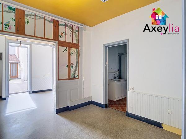 Renaison (42370) A VENDRE - RENAISON - IMMEUBLE AVEC GARAGE ET LOCAL COMMERCIAL