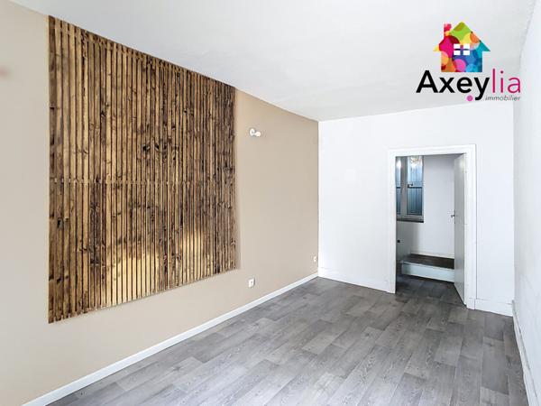 Renaison (42370) A VENDRE - RENAISON - IMMEUBLE AVEC GARAGE ET LOCAL COMMERCIAL