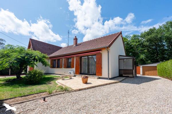Maison à vendre |  Neuvy-sur-Barangeon |  7 pièces | 122 m²