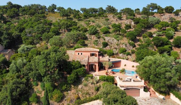 Maison à vendre  5 pièces - 140 m2 CAVALAIRE SUR MER - 83