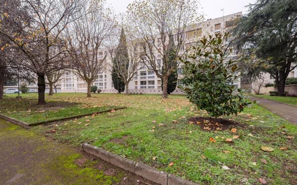 Appartement à vendre    4 pièces • 71 m2 Lyon 8