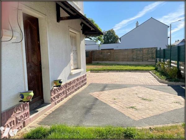 MAISONS A RENOVER LE RHEU AVEC JARDIN