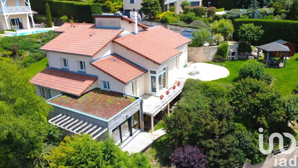 Maison à vendre 6 pièces 212 m² Saint-Genest-Lerpt