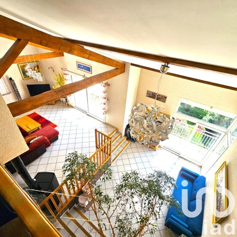 Maison à vendre 6 pièces 212 m² Saint-Genest-Lerpt