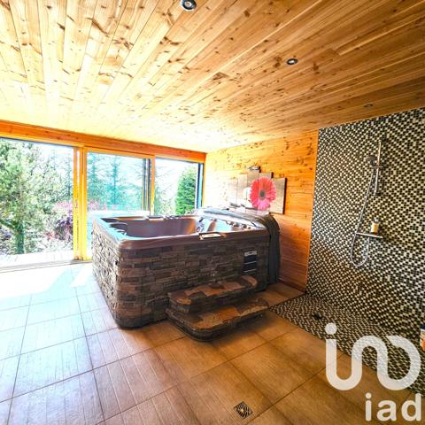 Maison à vendre 6 pièces 212 m² Saint-Genest-Lerpt