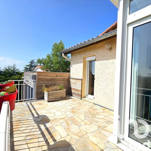 Maison à vendre 6 pièces 212 m² Saint-Genest-Lerpt