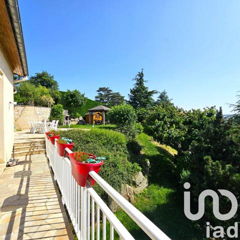 Maison à vendre 6 pièces 212 m² Saint-Genest-Lerpt