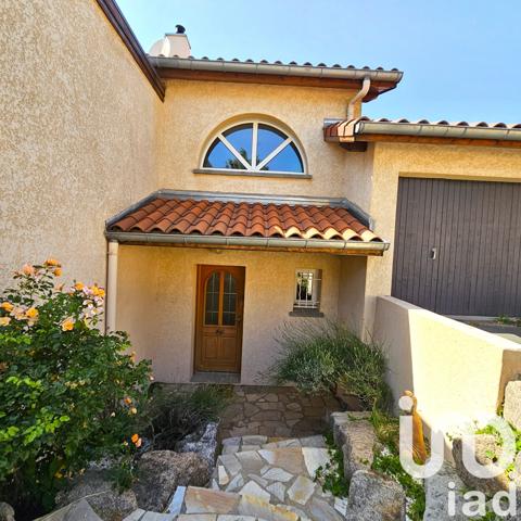 Maison à vendre 6 pièces 212 m² Saint-Genest-Lerpt