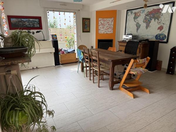 Maison 8 pièces avec jardin et garage