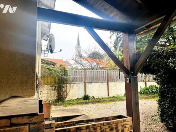 REZE - MAIRIE - MAISON DE PLAIN-PIED - 2CH ET UN BUREAU - SS AVEC BUANDERIE CAVE ET GARAGE 