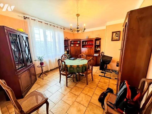 REZE - MAIRIE - MAISON DE PLAIN-PIED - 2CH ET UN BUREAU - SS AVEC BUANDERIE CAVE ET GARAGE 