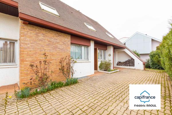 Dijon – Lycée Montchapet : élégante maison familiale aux volumes remarquables