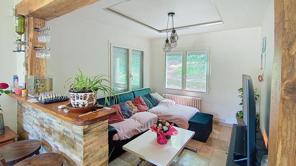 Maison de 85 m² rénové, fonctionnelle et économe en énergie sur 1 440 m² de terrain