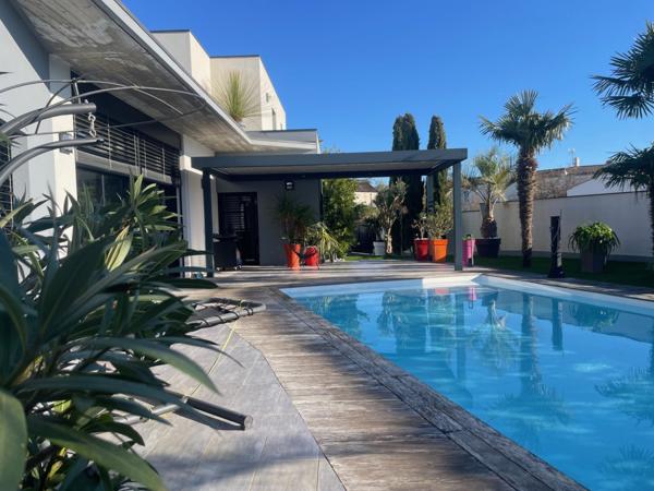 Vente Maison La rochelle 988 000 € HAI - 190 m2 - 4 Chambres - Réf. VM1118-TERREETMER17_