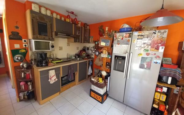 Immeuble à vendre    3 pièces •  Montceau-les-Mines