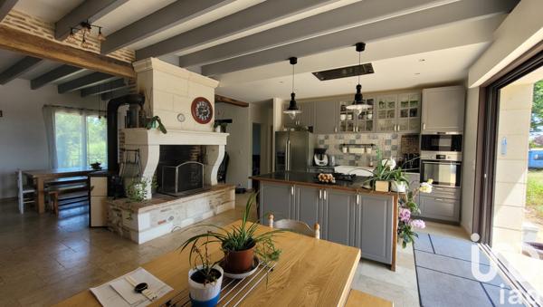 Maison à vendre 11 pièces 235 m² La Roche-Chalais