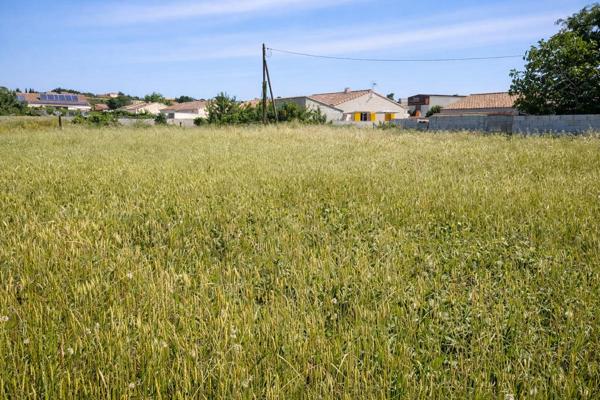 Terrain constructible hors lotissement 785 m²