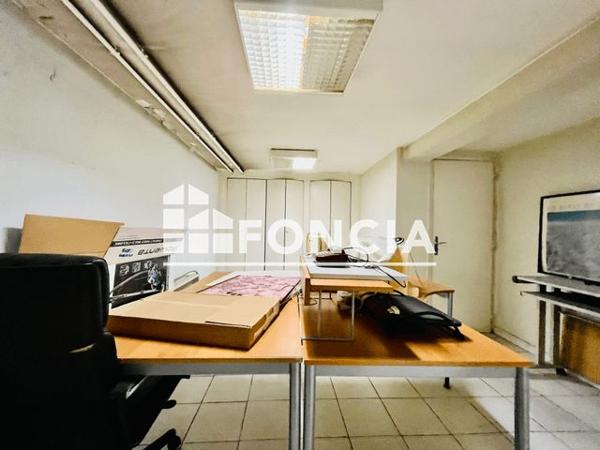 À vendre Local commercial 143 m² - La Celle-saint-cloud 78170