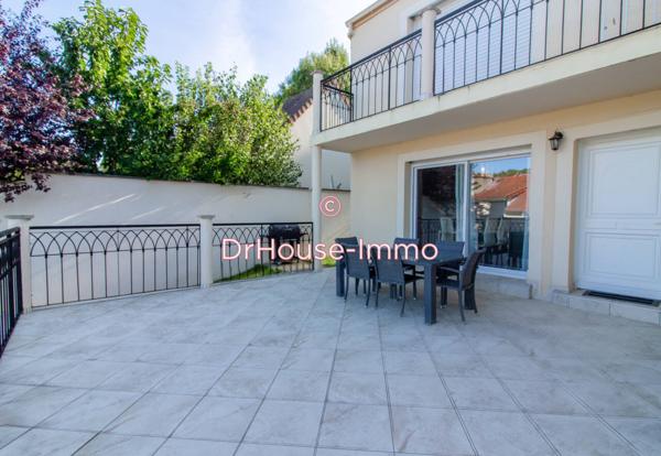 Maison à vendre 5 pièces de 216 m²
