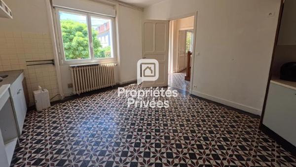 NONTRON (24300) --- MAISON DES ANNÉES 30 AU CHARME PRÉSERVÉ ---