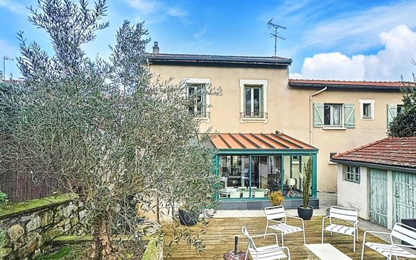 Maison à vendre    6 pièces • 197 m2 Saint-Étienne