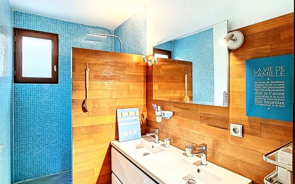 Maison à vendre    6 pièces • 197 m2 Saint-Étienne