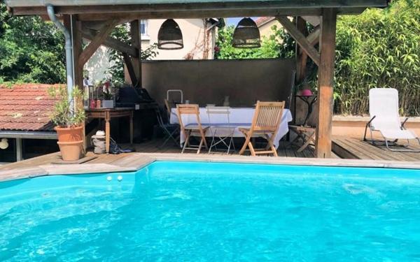 Maison à vendre    6 pièces • 197 m2 Saint-Étienne