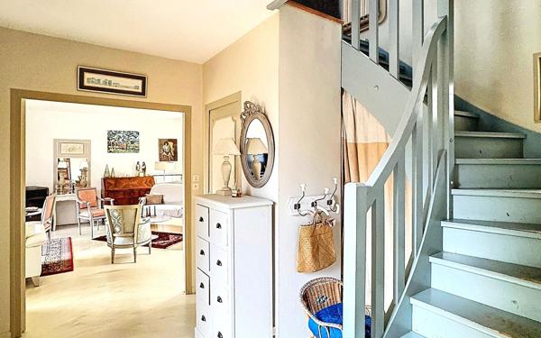 Maison à vendre    6 pièces • 197 m2 Saint-Étienne