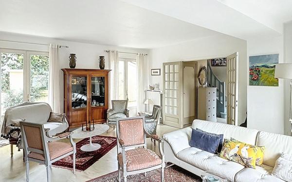 Maison à vendre    6 pièces • 197 m2 Saint-Étienne