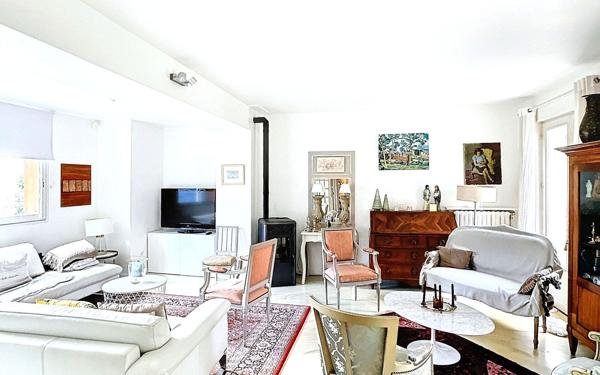 Maison à vendre    6 pièces • 197 m2 Saint-Étienne