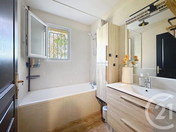 Appartement T3 à vendre  3 pièces - 64,65 m 2   ALES  - 30