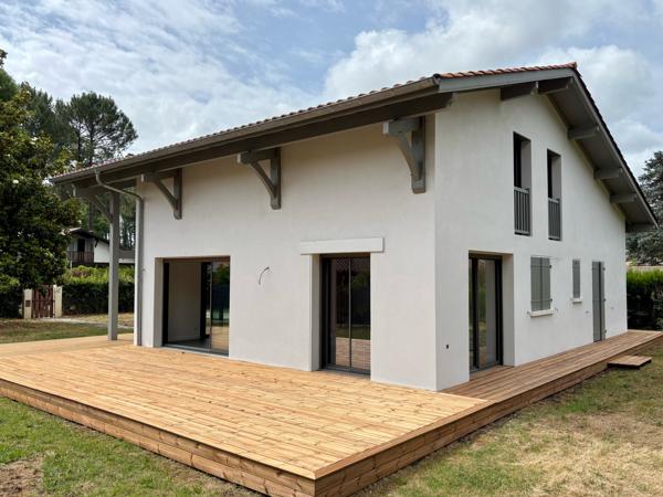 Maison 5 pièce(s) 4 chambre(s) 141 m²
