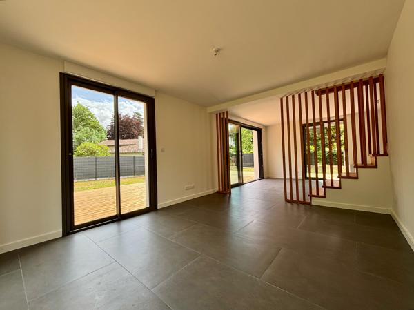 Maison 5 pièce(s) 4 chambre(s) 141 m²