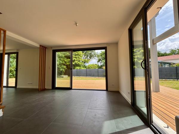 Maison 5 pièce(s) 4 chambre(s) 141 m²