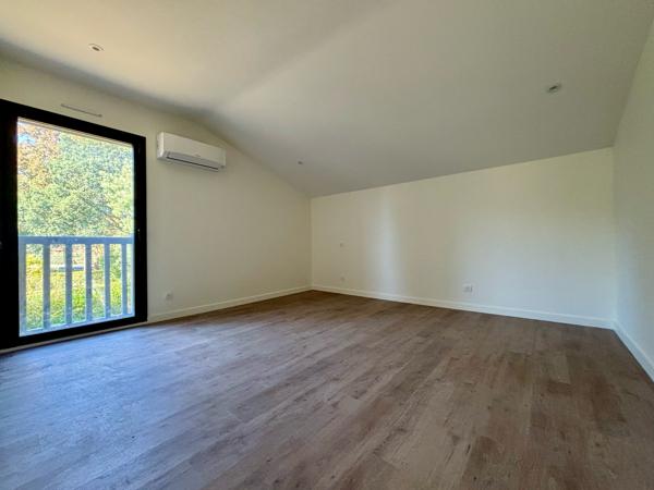 Maison 5 pièce(s) 4 chambre(s) 141 m²