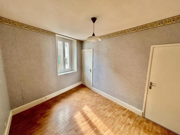 Maison 105 m² avec jardin, garage et fort potentiel – La Vitarelle