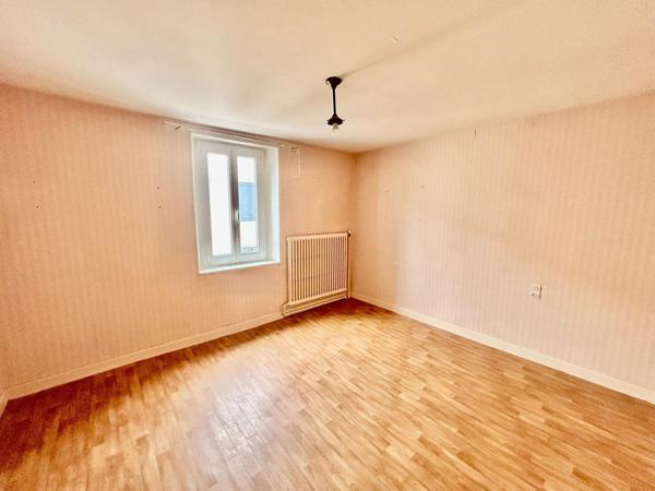 Maison 105 m² avec jardin, garage et fort potentiel – La Vitarelle