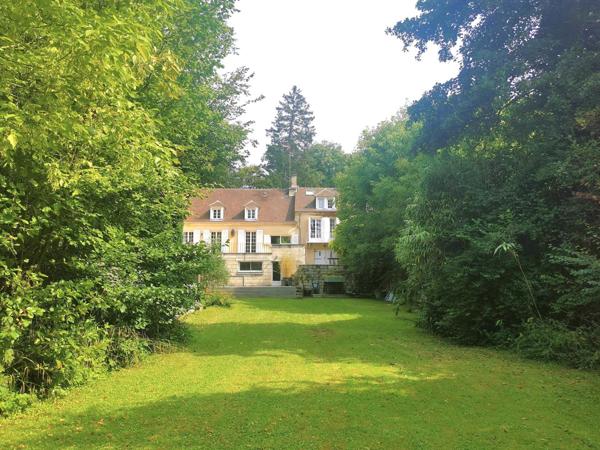 Dans un cadre idylique, sur les bords de la rivière de l'Aisne: