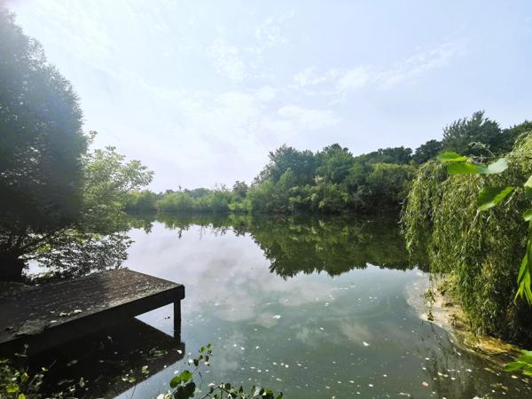 Dans un cadre idylique, sur les bords de la rivière de l'Aisne: