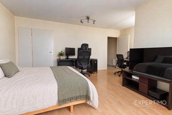 Montigny-le-Bretonneux – Studio avec balcon vendu loué, idéal investisseur