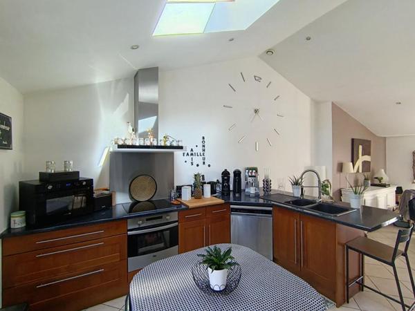 Ste Radegonde, Maison de plain-pied 102 m² .Jardin plein sud