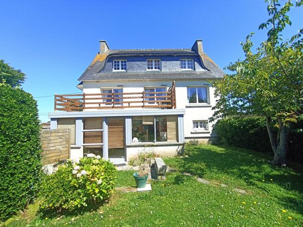 Plouescat – Immeuble de rapport à proximité du bourg et de la mer