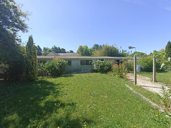 Plouescat – Immeuble de rapport à proximité du bourg et de la mer