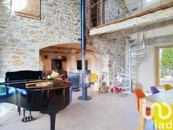 Maison à vendre 8 pièces 259 m² Saint-Père-Marc-en-Poulet
